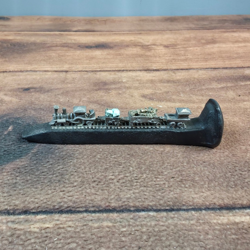 Train Figurine Home Decor OS Black Excellent Iron Railroad Spike Ore